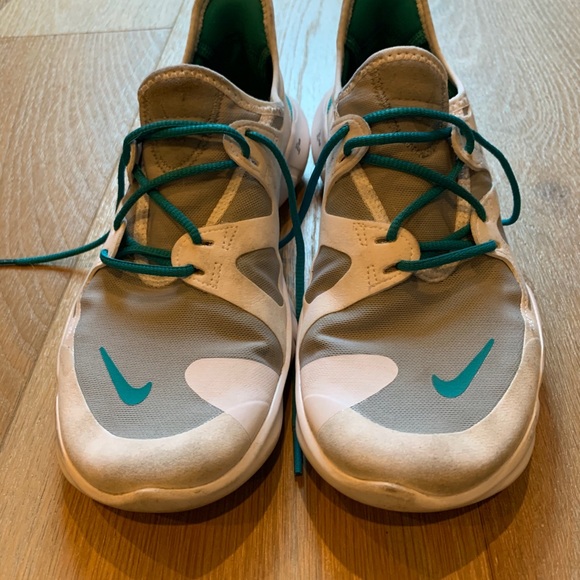 Nike Free 8.5 - Picture 2 of 6